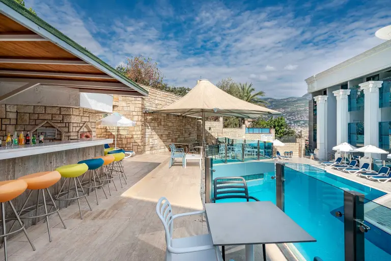 Havuz &amp; Plaj / Kaptan Otel